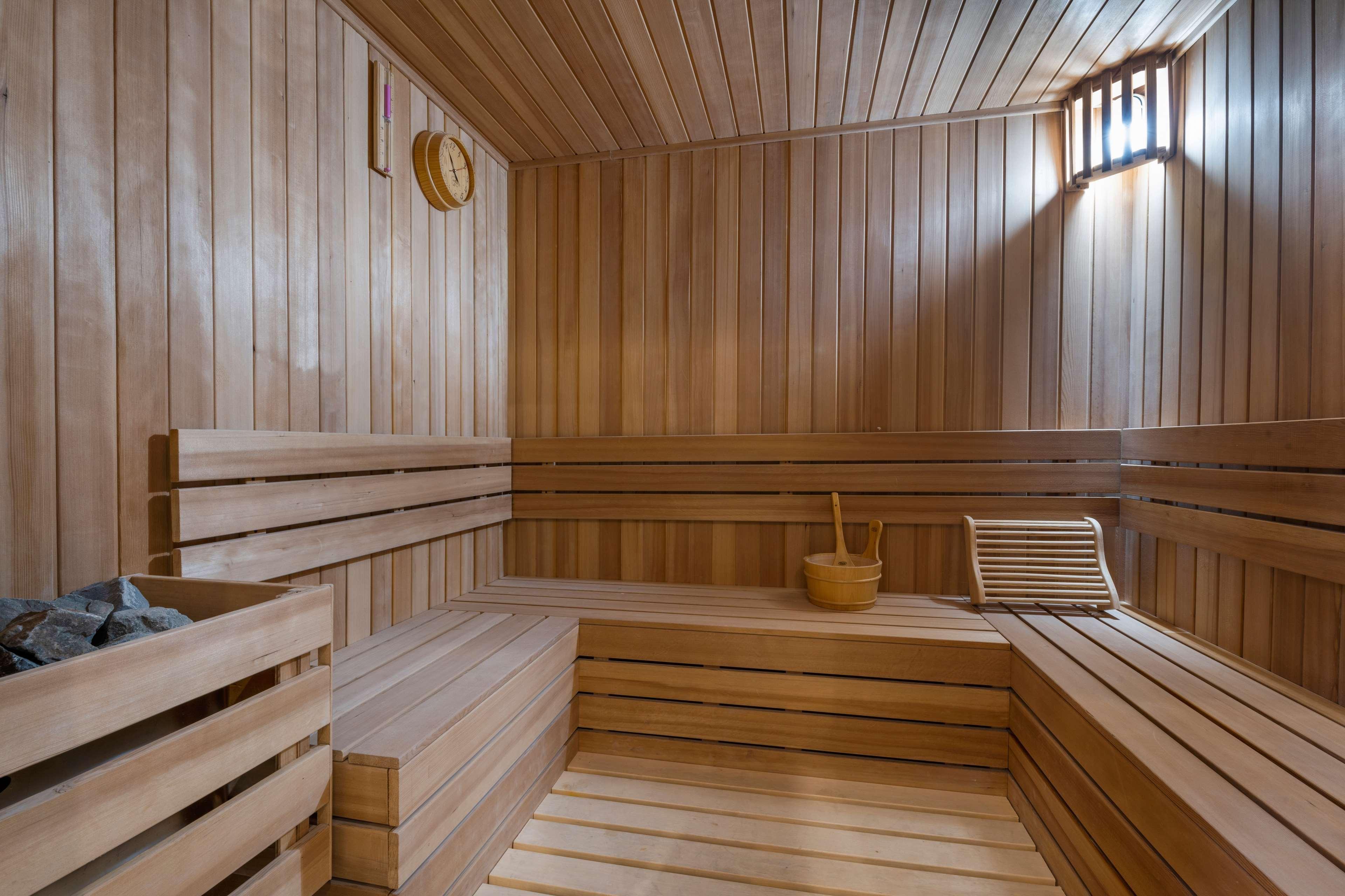 Aleph Doha Residences, Curio Collection By Hilton Dış mekan fotoğraf A Finnish sauna