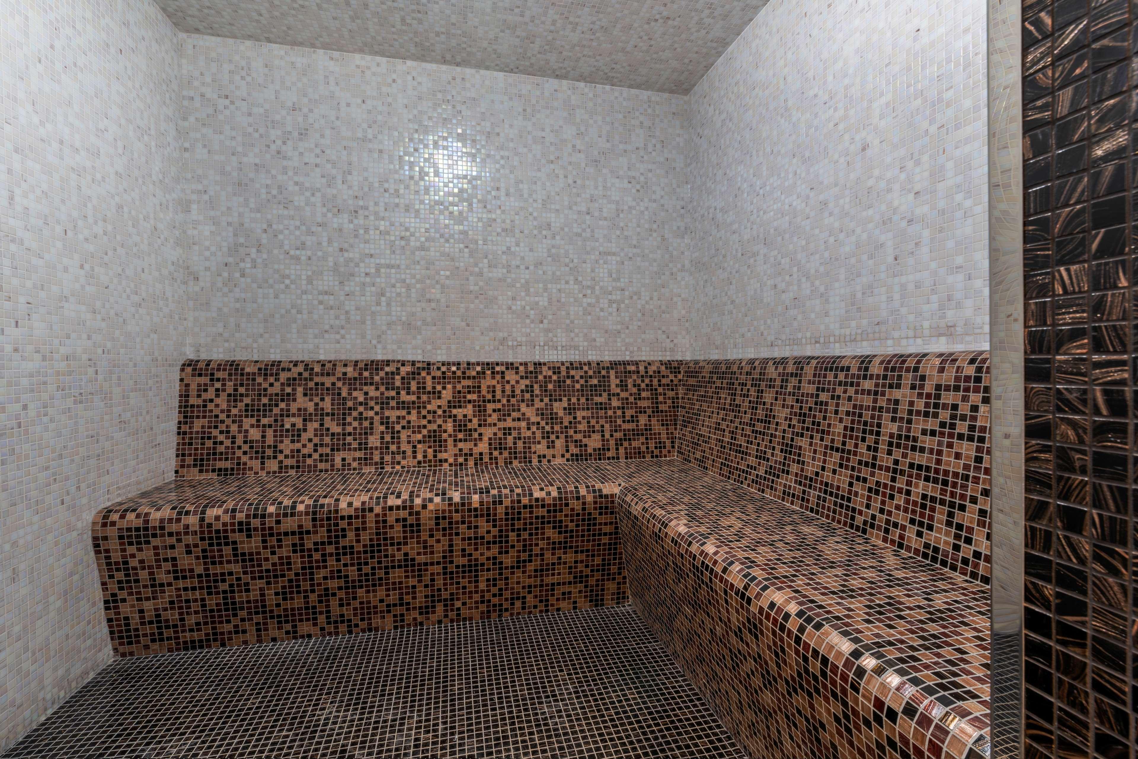 Aleph Doha Residences, Curio Collection By Hilton Dış mekan fotoğraf Hamam in a Turkish bath
