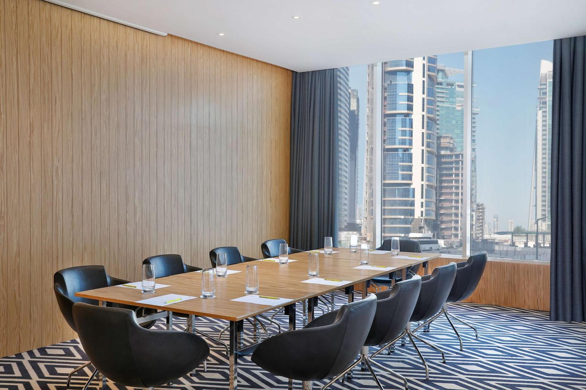 Aleph Doha Residences, Curio Collection By Hilton Dış mekan fotoğraf Meeting room