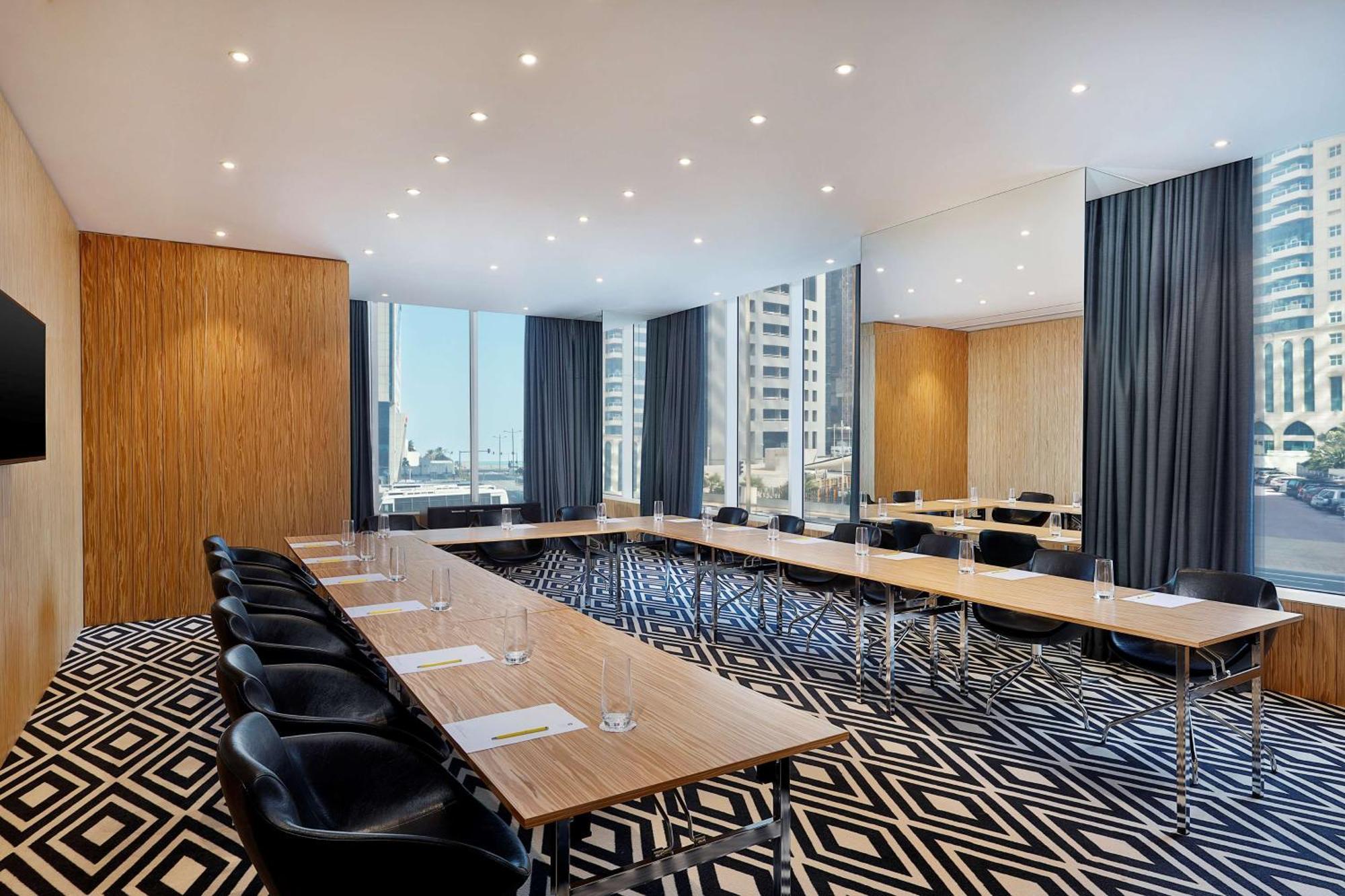 Aleph Doha Residences, Curio Collection By Hilton Dış mekan fotoğraf Meeting room