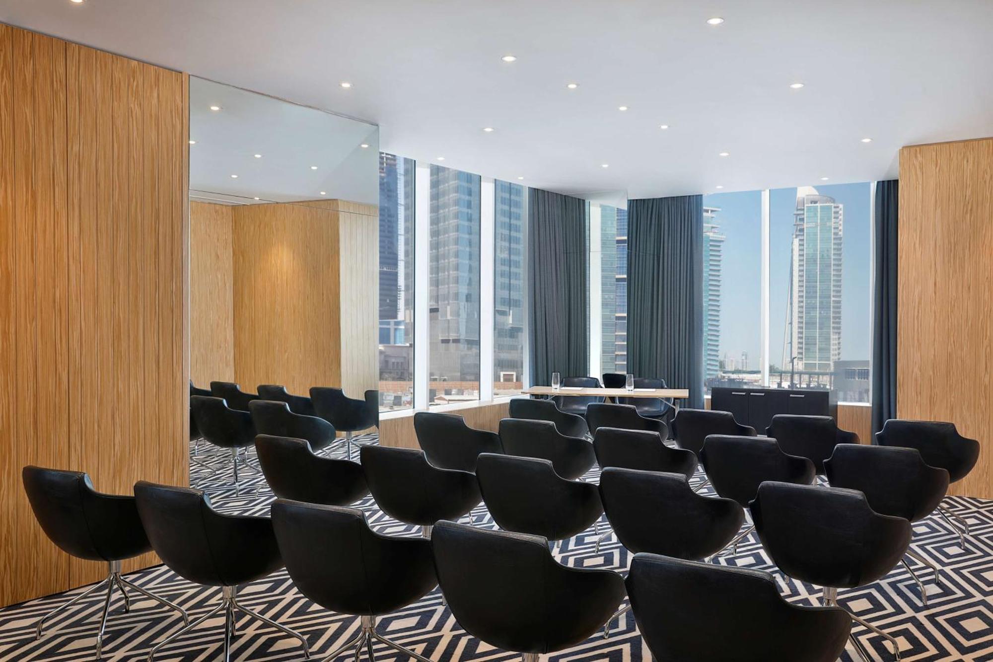 Aleph Doha Residences, Curio Collection By Hilton Dış mekan fotoğraf Meeting room