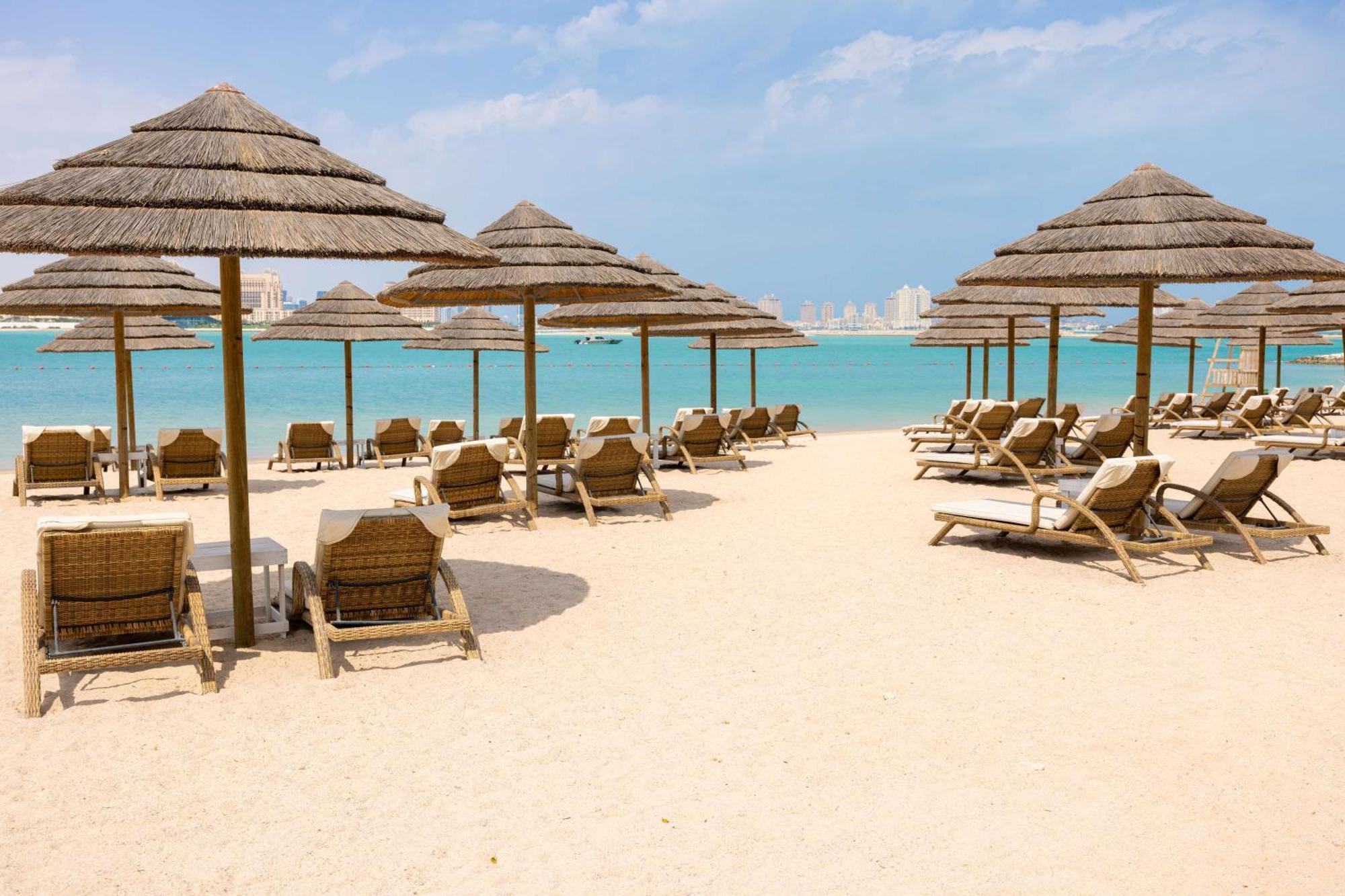 Aleph Doha Residences, Curio Collection By Hilton Dış mekan fotoğraf Beach at Jumeirah Islands